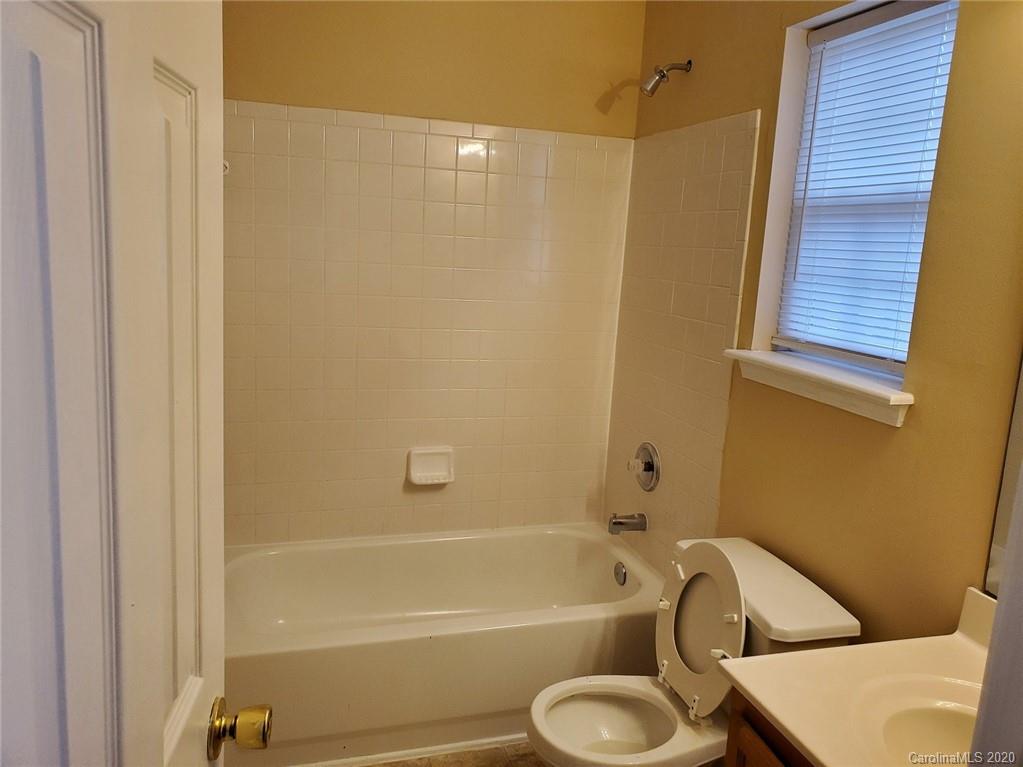 3020 Fairglen Road, Unit 3 Charlotte, NC 28269 - Photo 14 of 20
