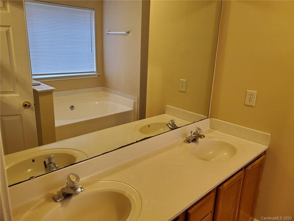 3020 Fairglen Road, Unit 3 Charlotte, NC 28269 - Photo 17 of 20