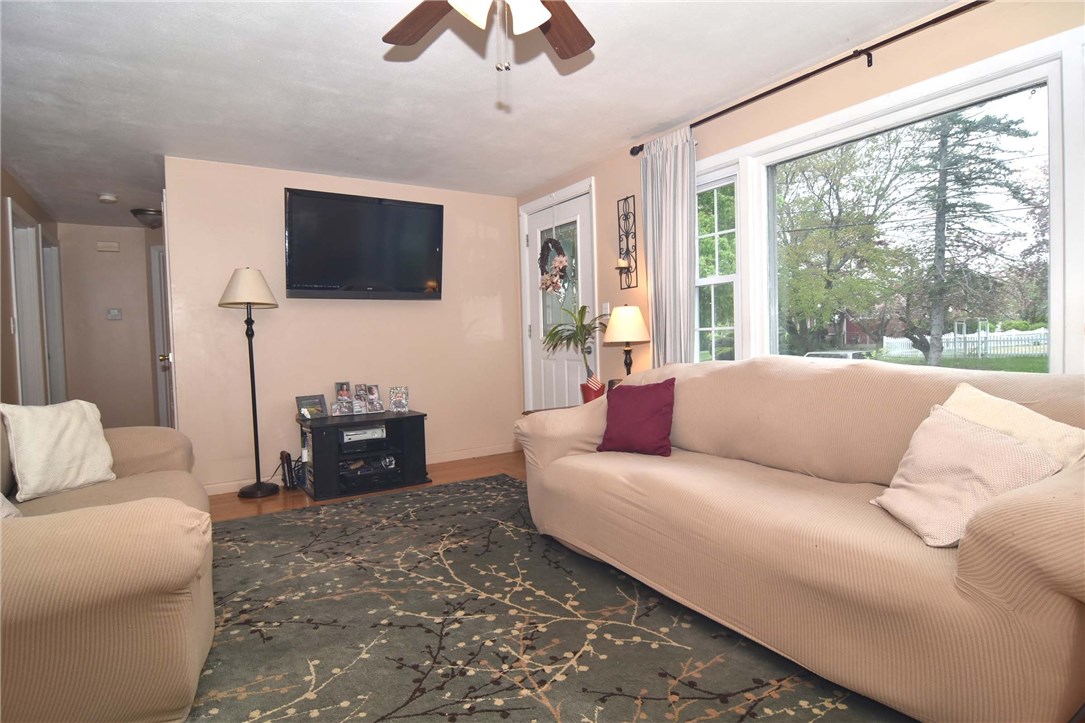 31 Leslie Road Warwick, RI 02888 - Photo 12 of 26