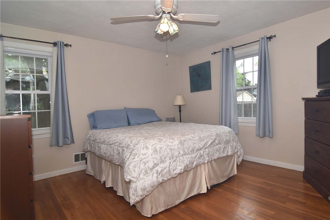 31 Leslie Road Warwick, RI 02888 - Photo 13 of 26