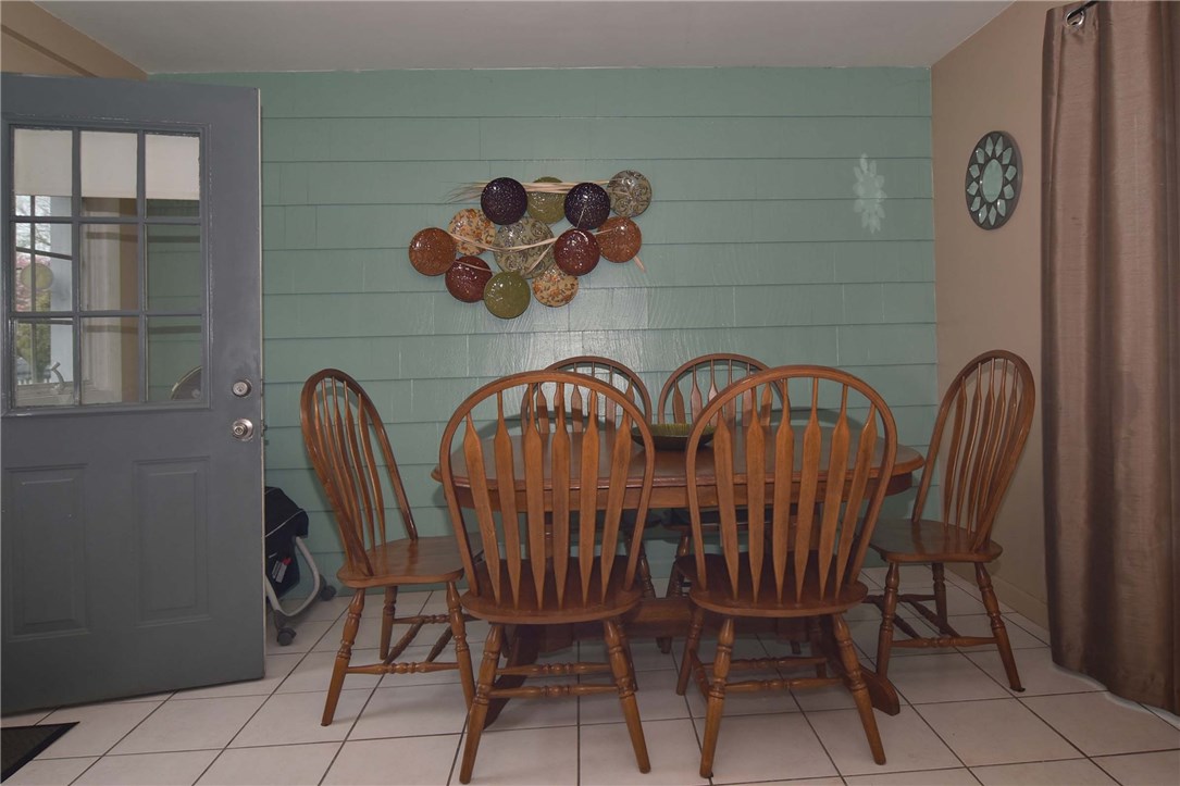 31 Leslie Road Warwick, RI 02888 - Photo 8 of 26