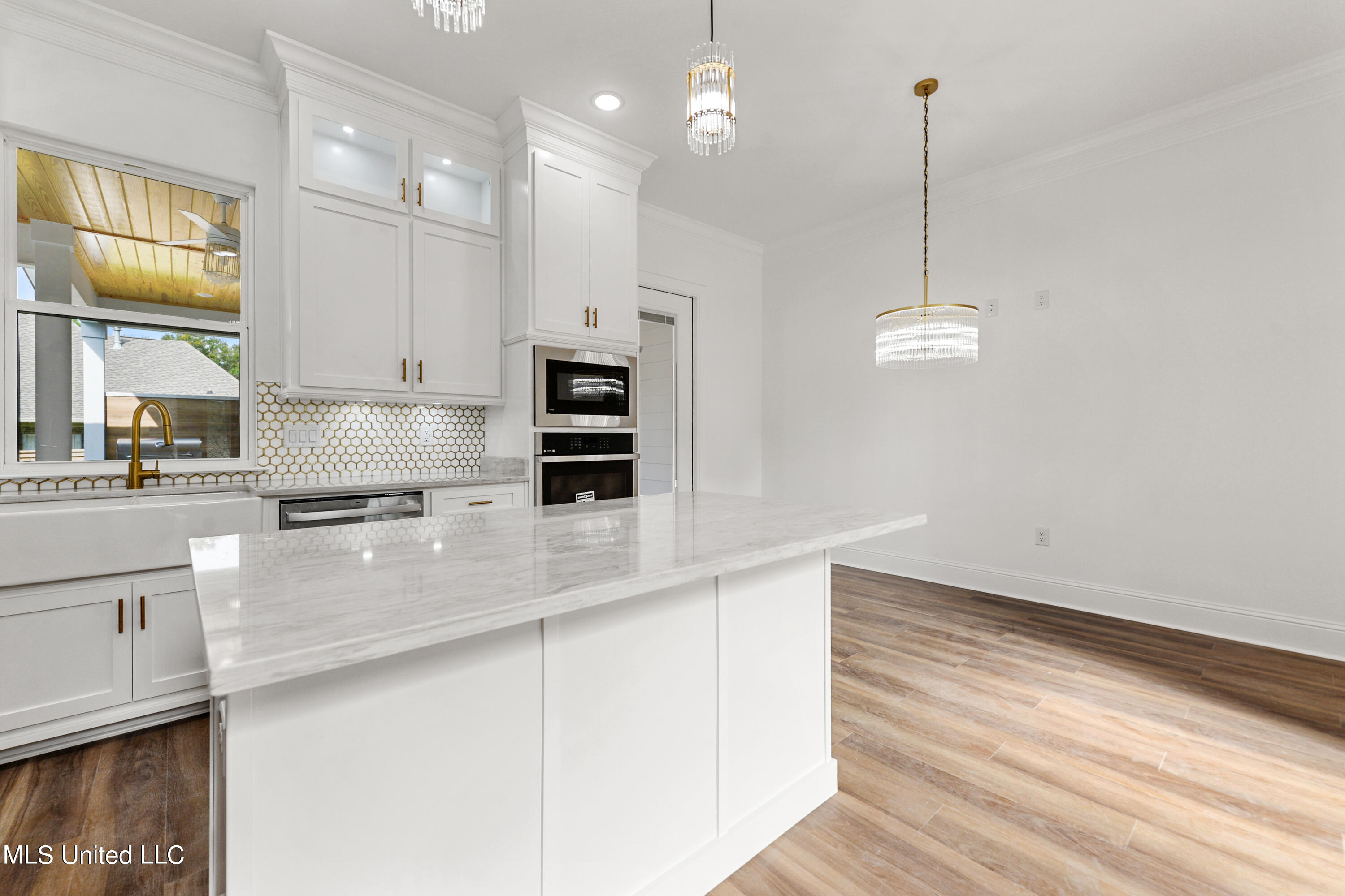 9375 Evans Road Gulfport, MS 39503 - Photo 8 of 29 008