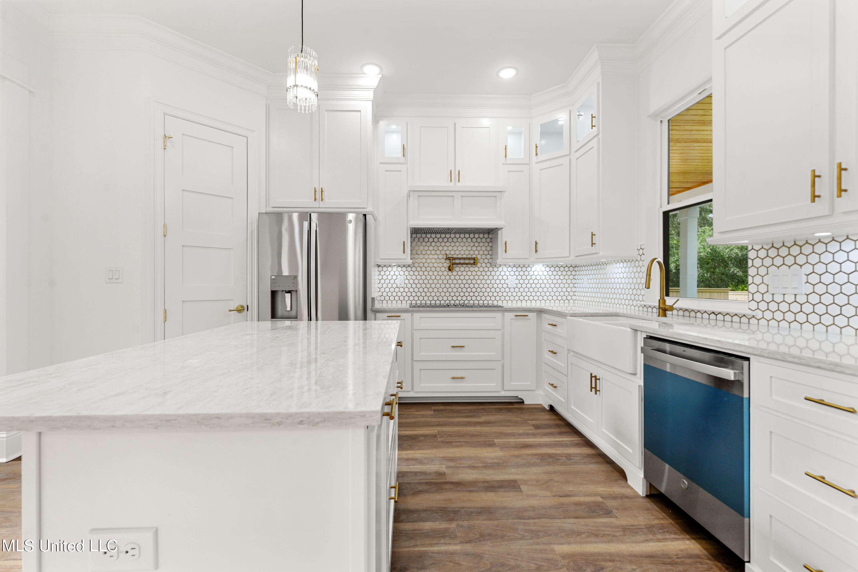 9375 Evans Road Gulfport, MS 39503 - Photo 9 of 29 009