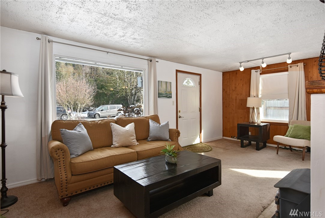 3701 Southeast 6th Street Renton, WA 98058 - Photo 5 of 22