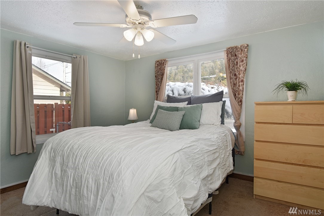 3701 Southeast 6th Street Renton, WA 98058 - Photo 10 of 22
