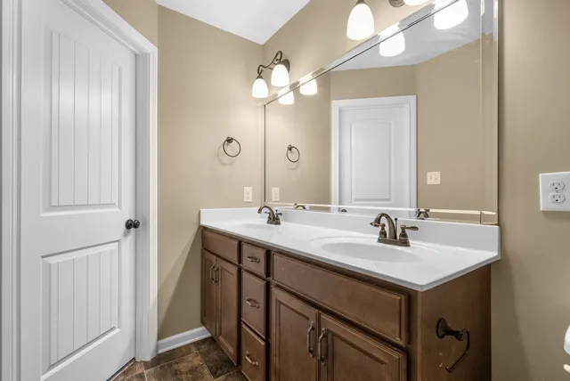 $1,758 | 521 Falkland Circle, Clarksville, TN 37042