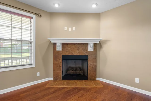 $1,758 | 521 Falkland Circle, Clarksville, TN 37042