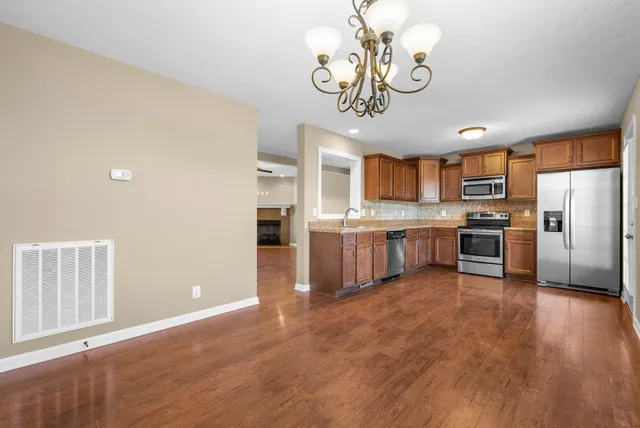 $1,758 | 521 Falkland Circle, Clarksville, TN 37042