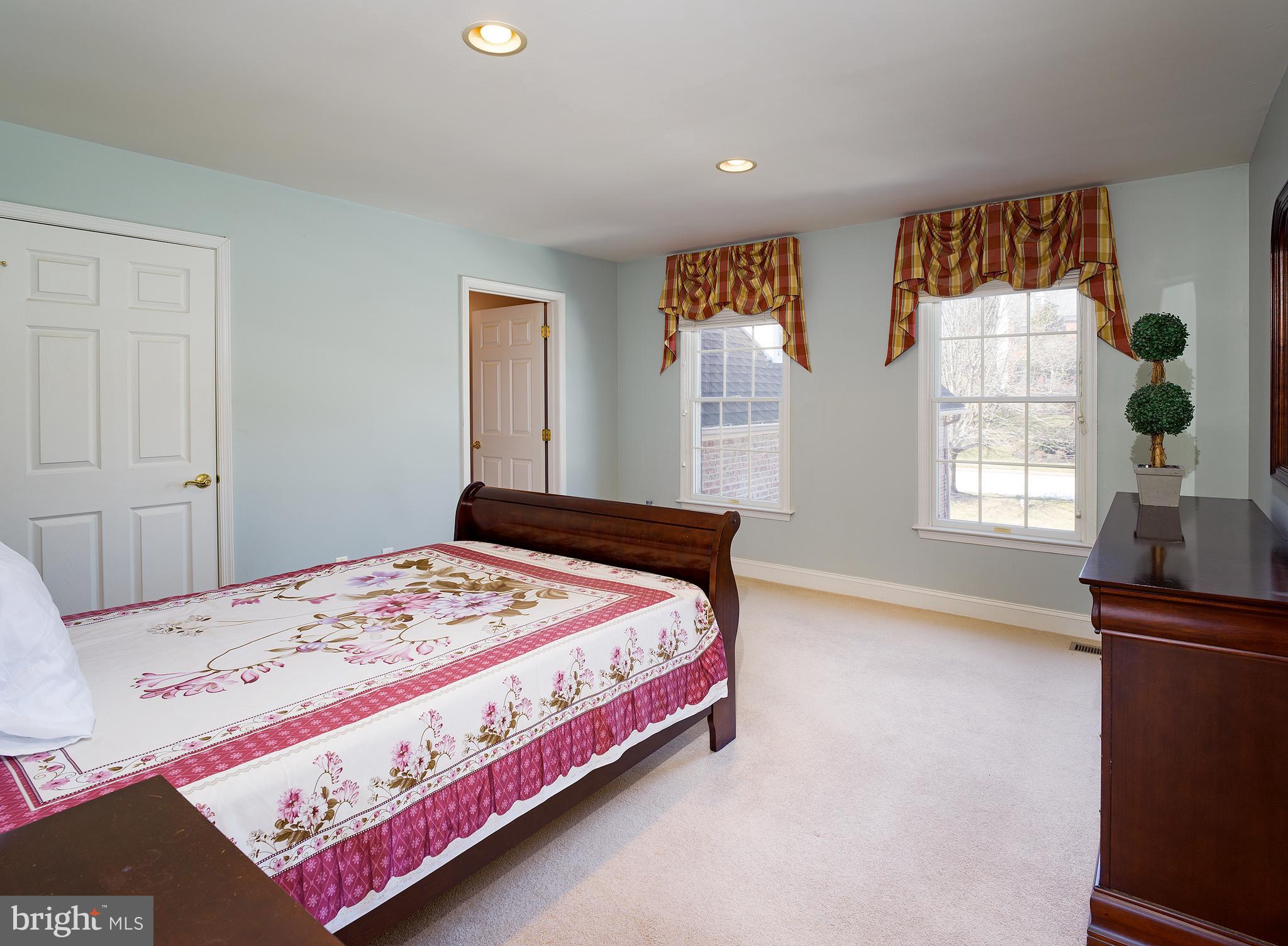 1136 Pebble Spring Drive Berwyn, PA 19312 - Photo 22 of 36