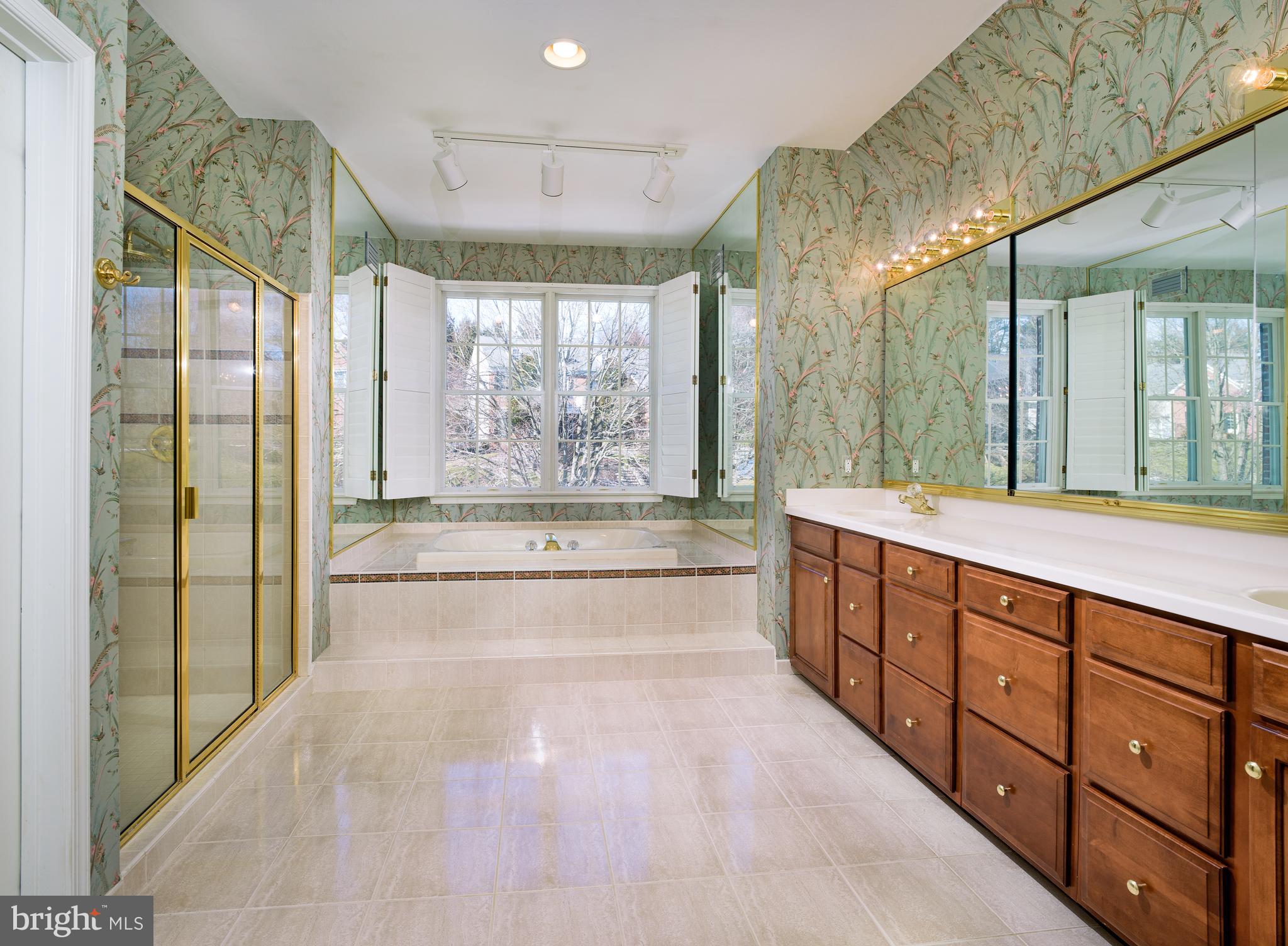 1136 Pebble Spring Drive Berwyn, PA 19312 - Photo 25 of 36 Bathroom