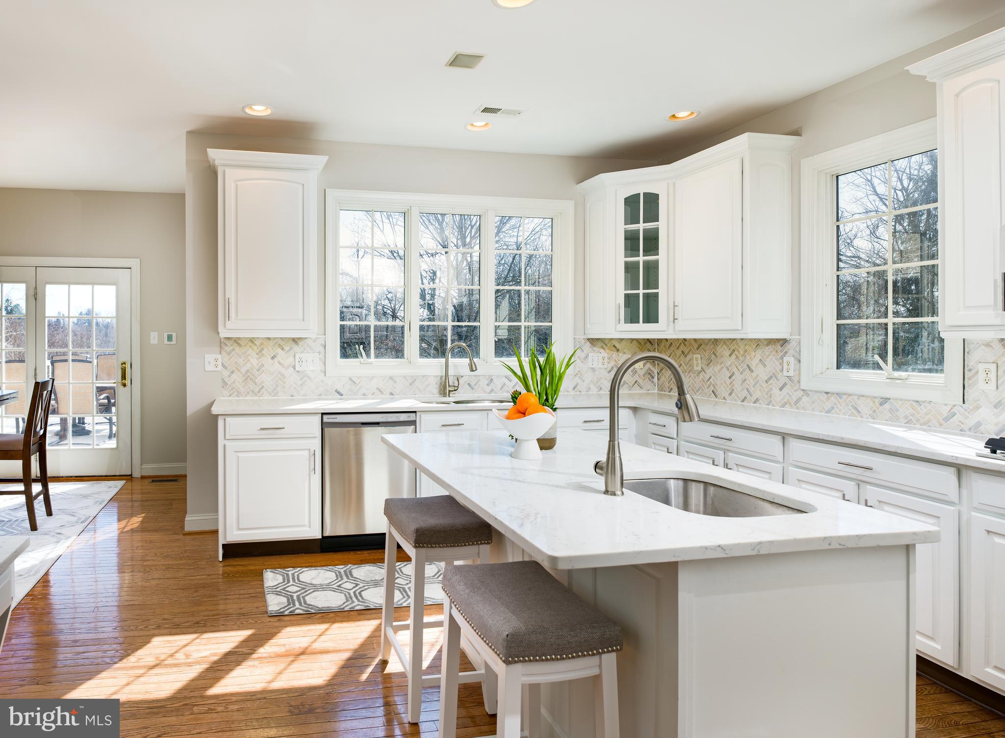 1136 Pebble Spring Drive Berwyn, PA 19312 - Photo 8 of 36 Kitchen
