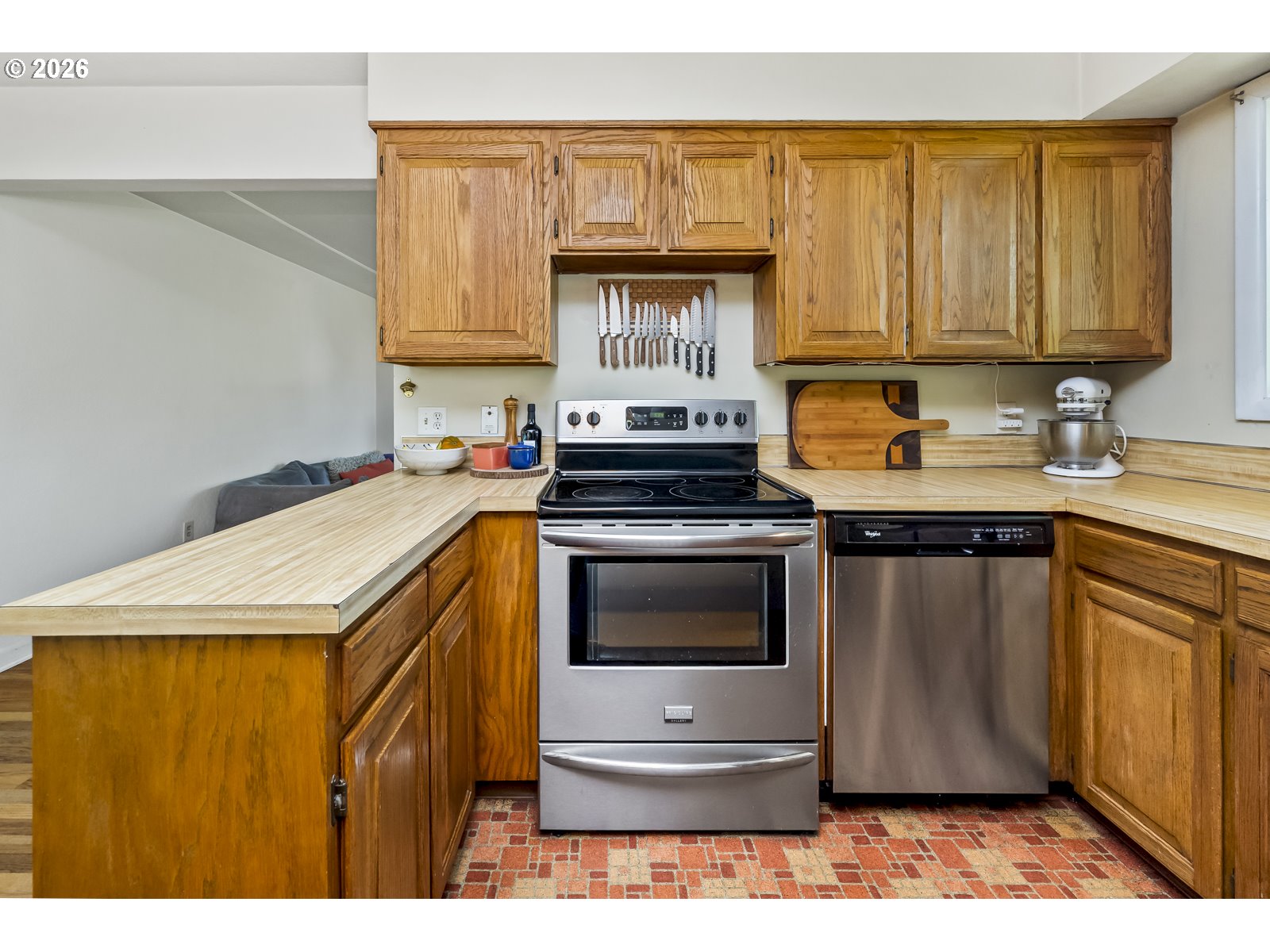 13334 Southeast Clay Street Portland, OR 97233 - Photo 8 of 33