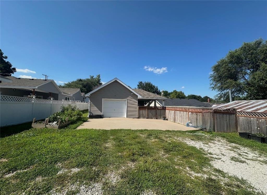 1831 Oneida Street Lexington, MO 64067 - Photo 33 of 35