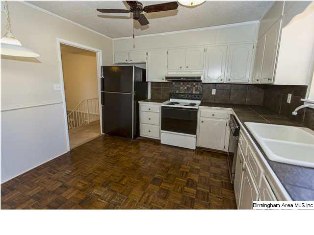 556 Overhill Road Pelham, AL 35124 - Photo 7 of 31