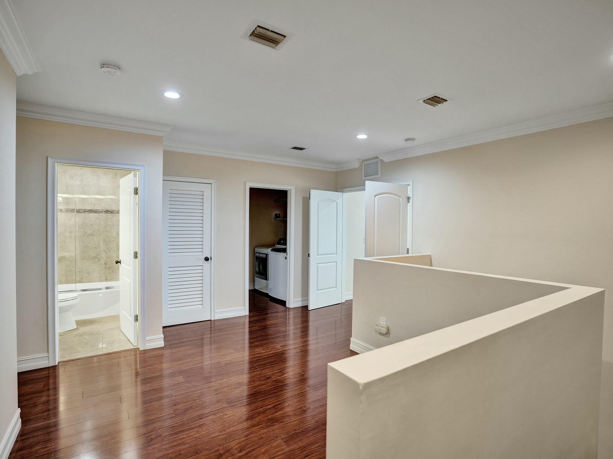 3243 Northeast 5th Street Pompano Beach, FL 33062 - Photo 12 of 43 Loft
