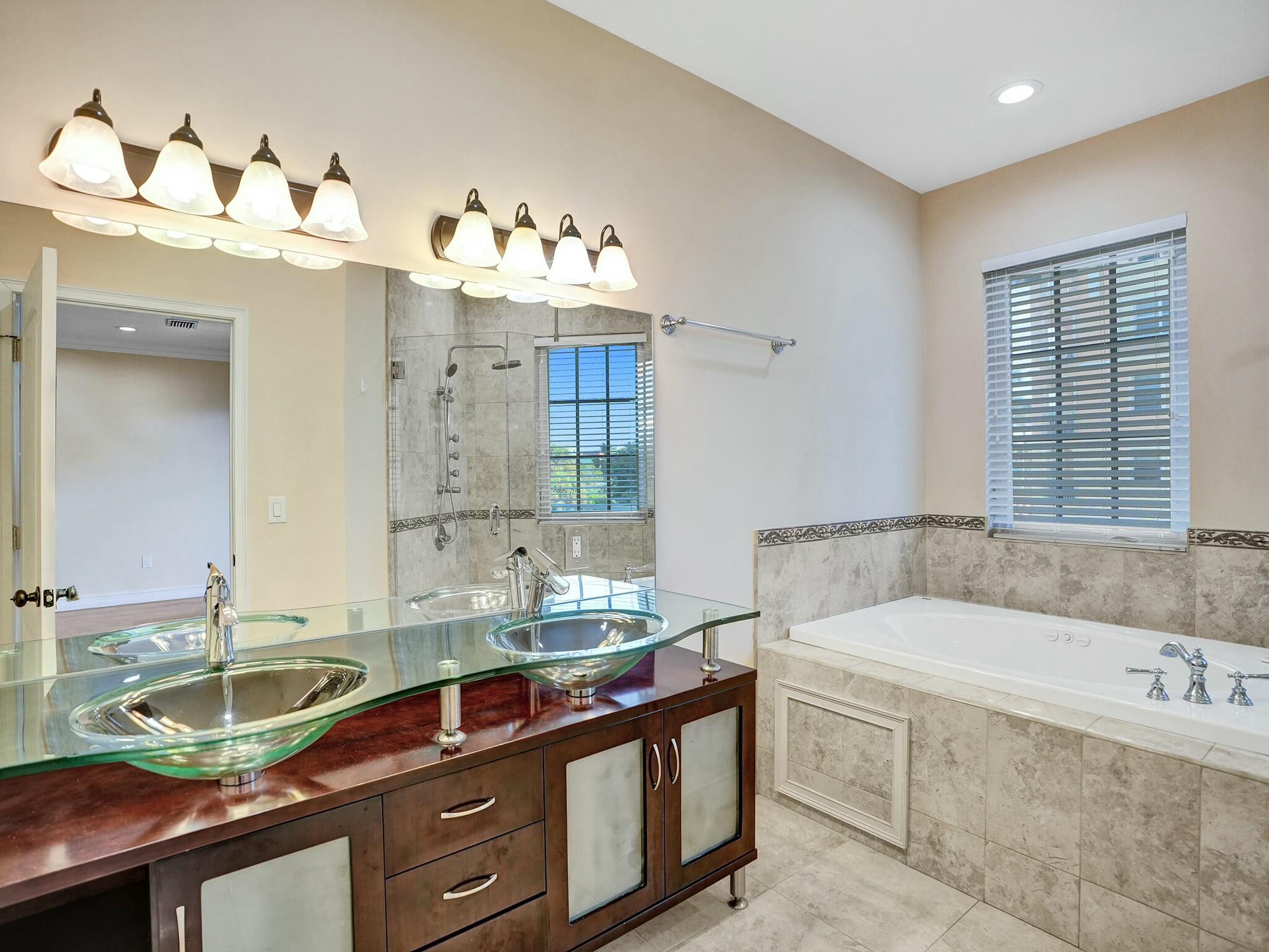 3243 Northeast 5th Street Pompano Beach, FL 33062 - Photo 19 of 43 tempImageClhU3n