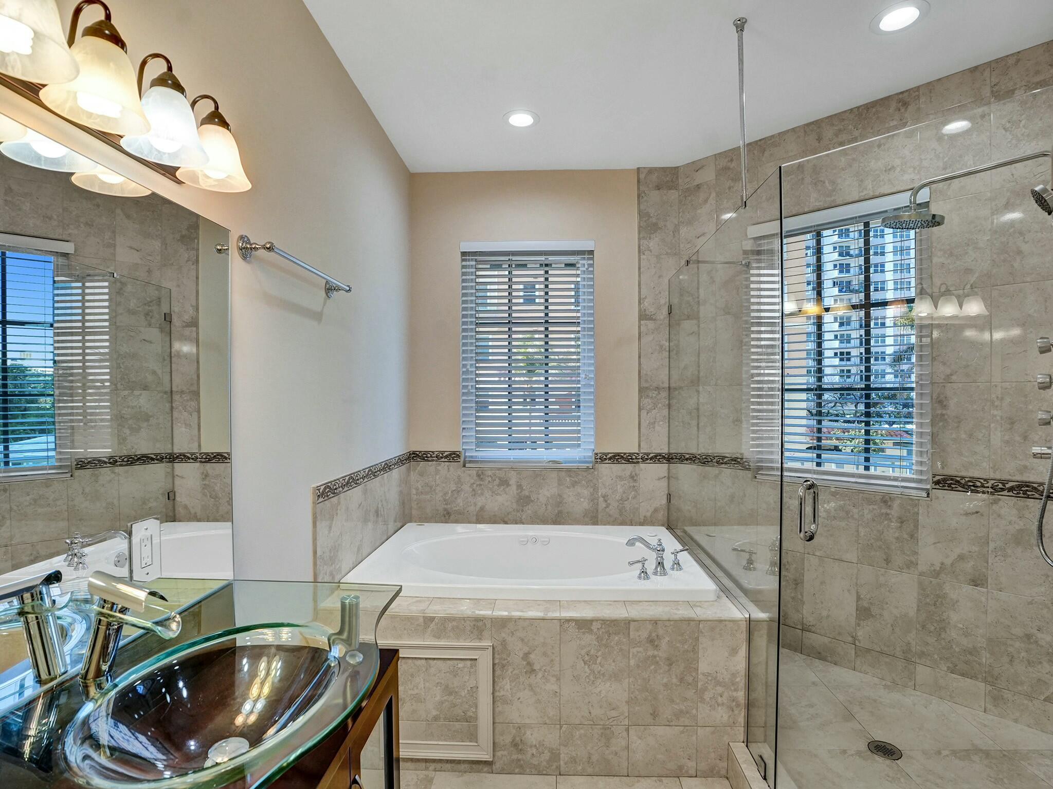 3243 Northeast 5th Street Pompano Beach, FL 33062 - Photo 20 of 43 tempImageMo19am
