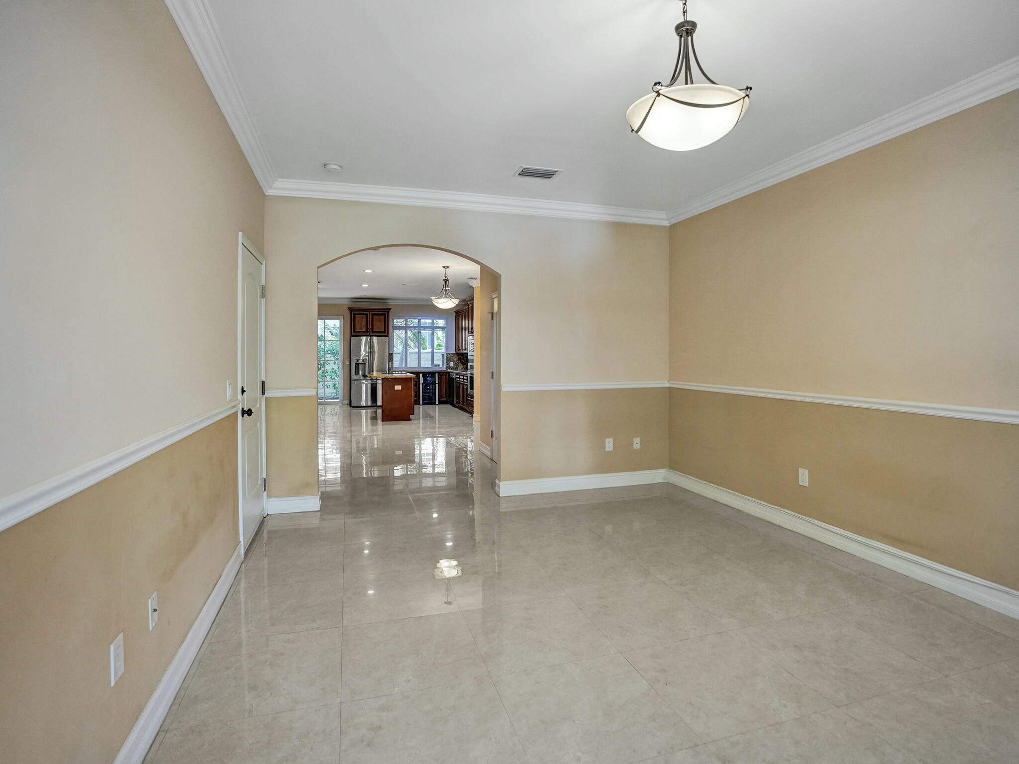 3243 Northeast 5th Street Pompano Beach, FL 33062 - Photo 3 of 43 Living area