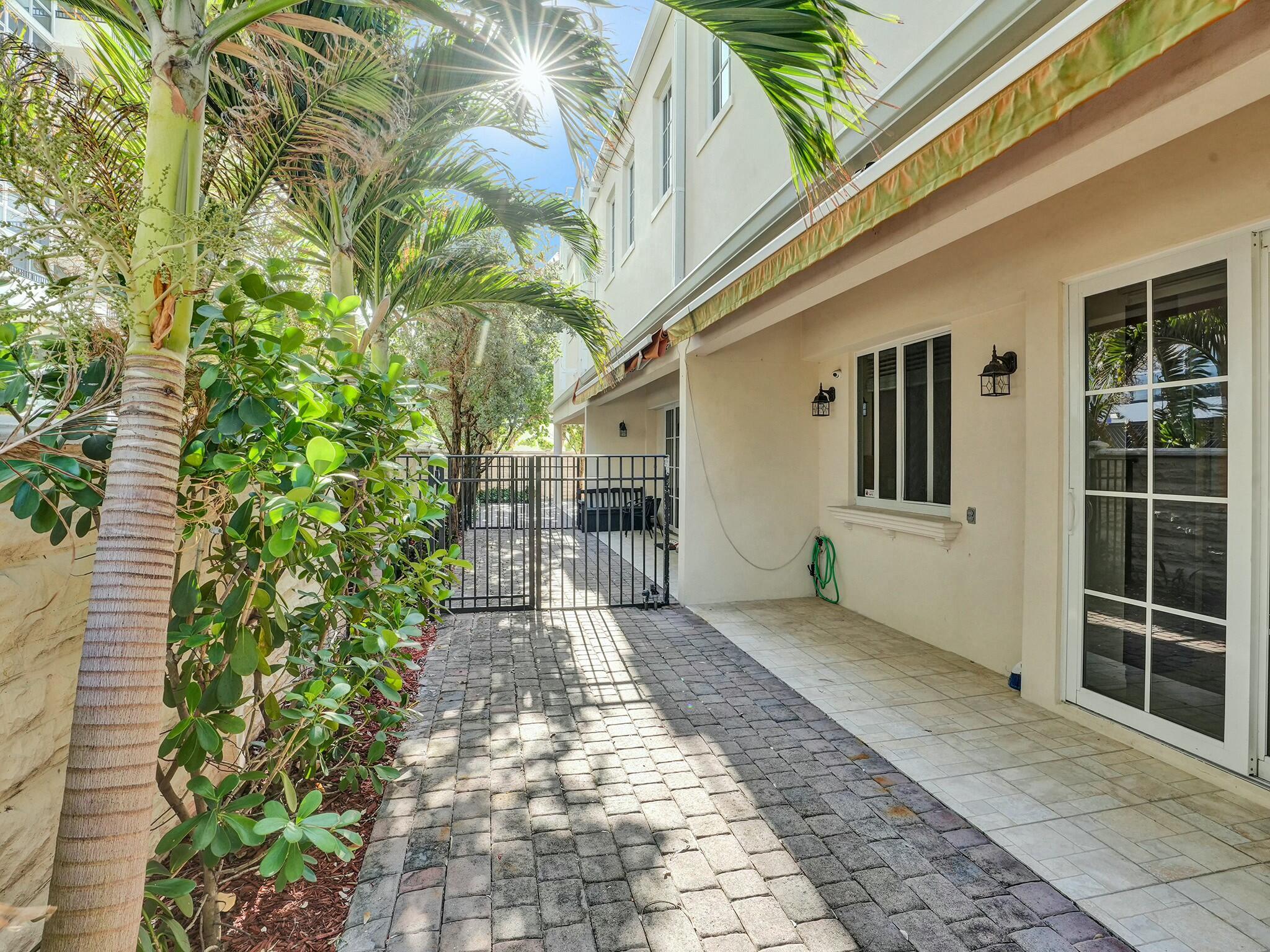 3243 Northeast 5th Street Pompano Beach, FL 33062 - Photo 32 of 43 Patio