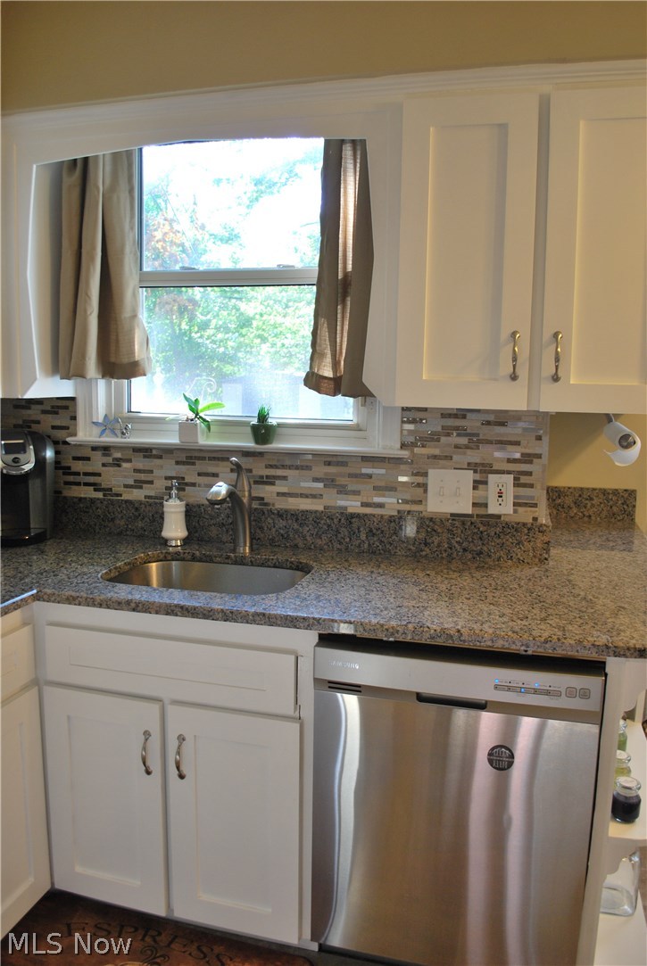 1380 Winston Road Cleveland, OH 44121 - Photo 13 of 33 Gallery Image 13