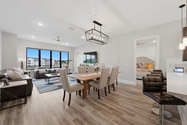 $540,000 | 199 Waterpoint Court, Unit 202, Conroe, TX 77304