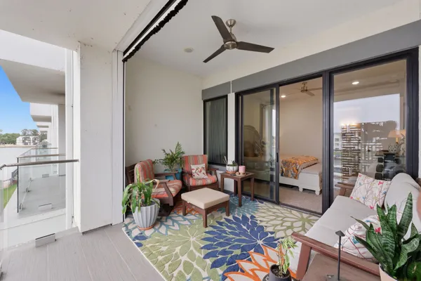 $540,000 | 199 Waterpoint Court, Unit 202, Conroe, TX 77304