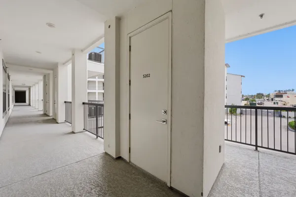 $540,000 | 199 Waterpoint Court, Unit 202, Conroe, TX 77304