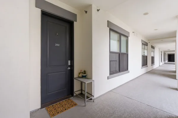 $540,000 | 199 Waterpoint Court, Unit 202, Conroe, TX 77304