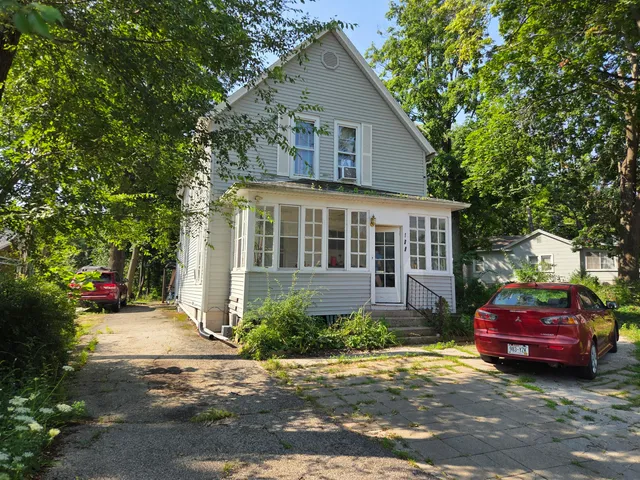 $399,900 | 109 West Geneva Street, Williams Bay, WI 53191