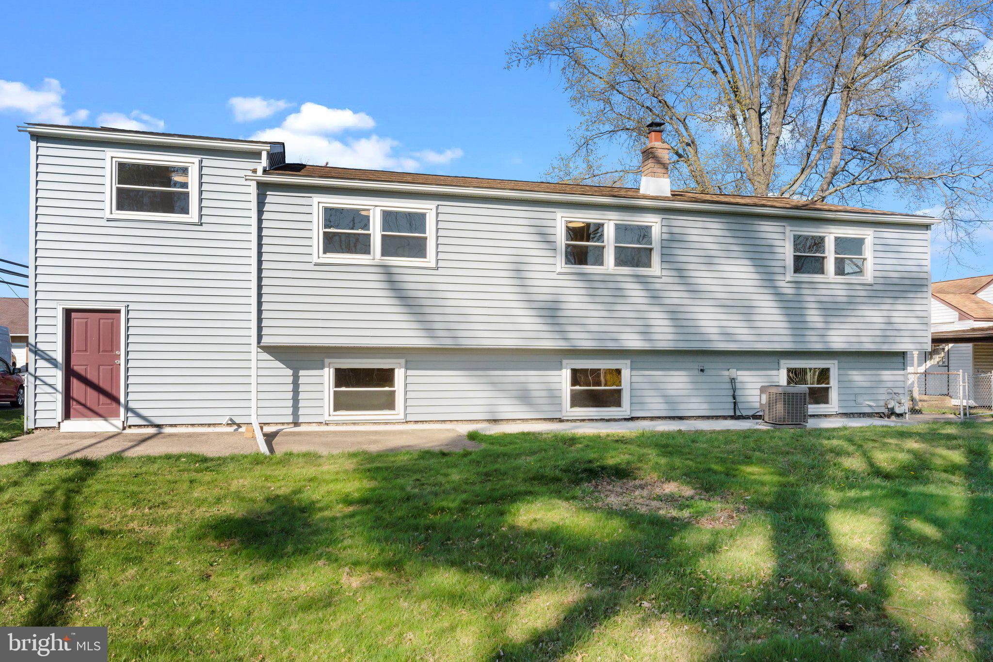 686 Spruce Road Warminster, PA 18974 - Photo 32 of 38 a house view with a garden space