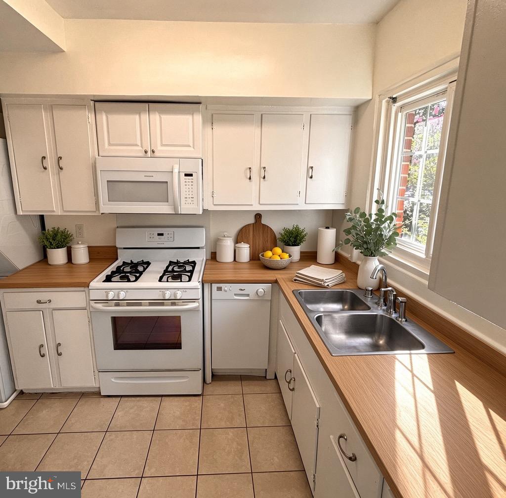 Lots of cabinets in Kitchen