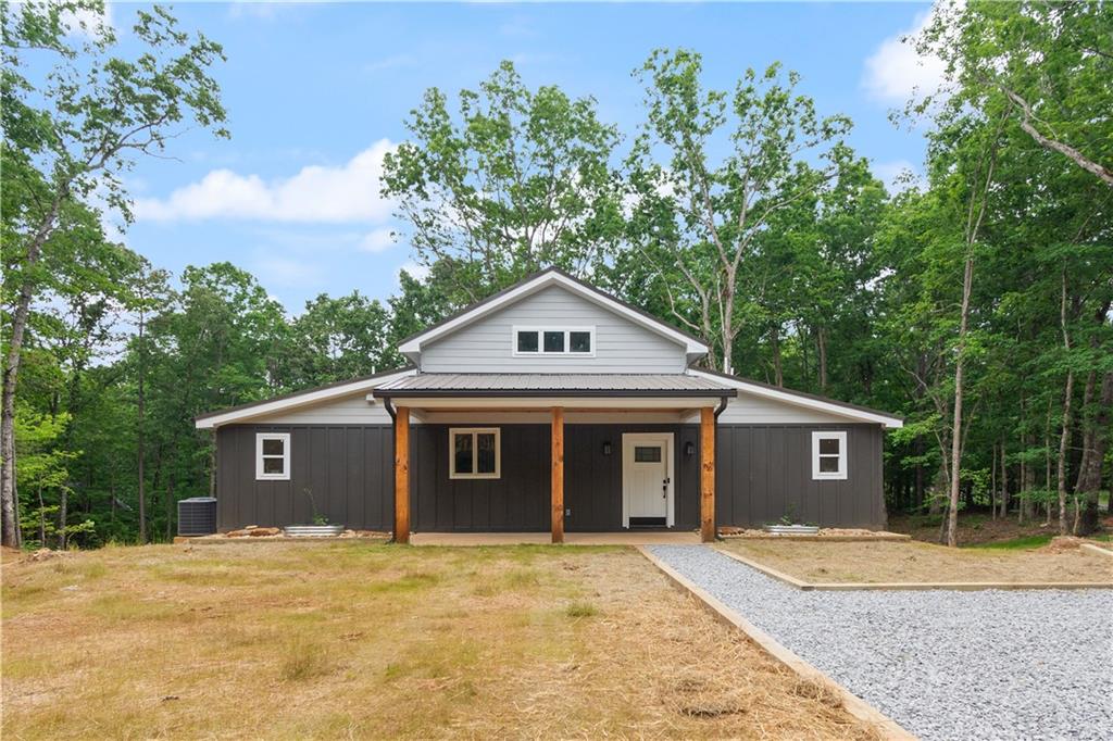 16 South Twin Oaks Dr  