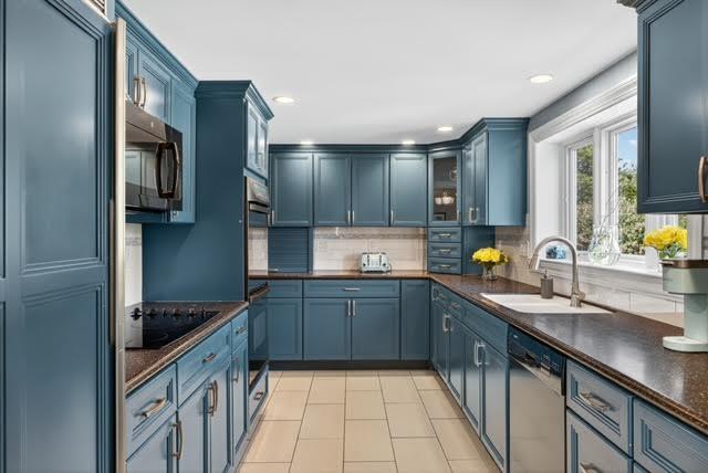 55 Christopher Harding Lane Chatham, MA 02633 - Photo 8 of 45 Kitchen