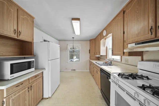 $199,900 | 4842 Woodville Road, Jackson, MI 49201