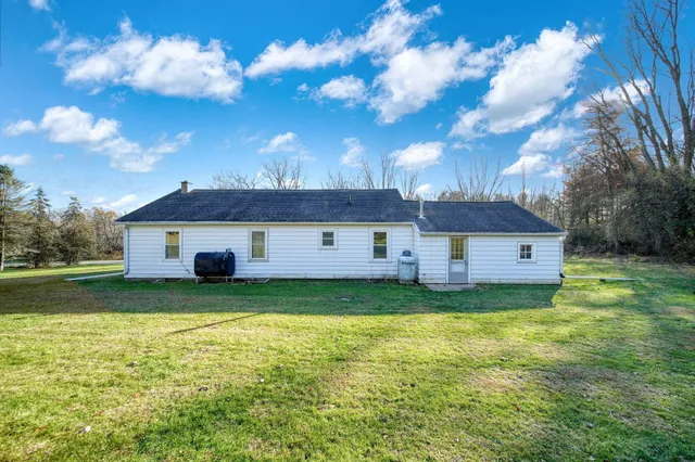 $199,900 | 4842 Woodville Road, Jackson, MI 49201