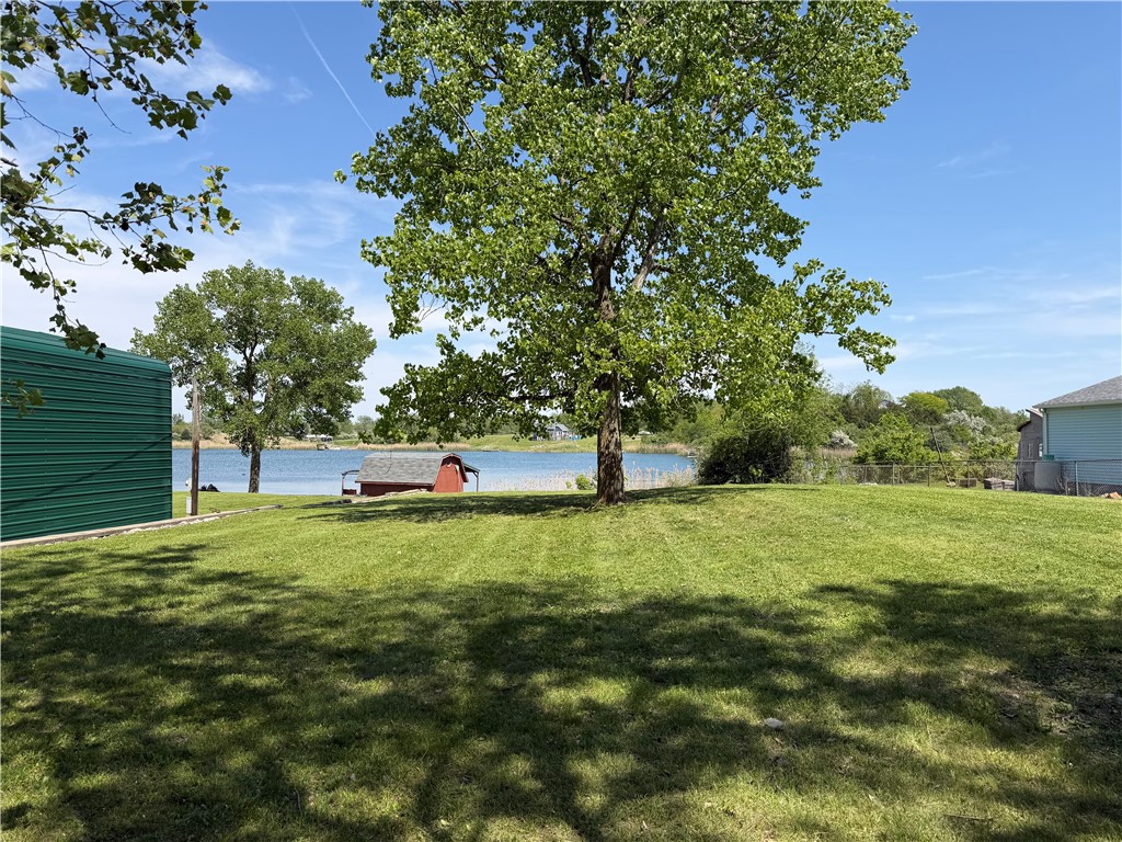 402 North End Road Oakwood, IL 61858 - Photo 3 of 23