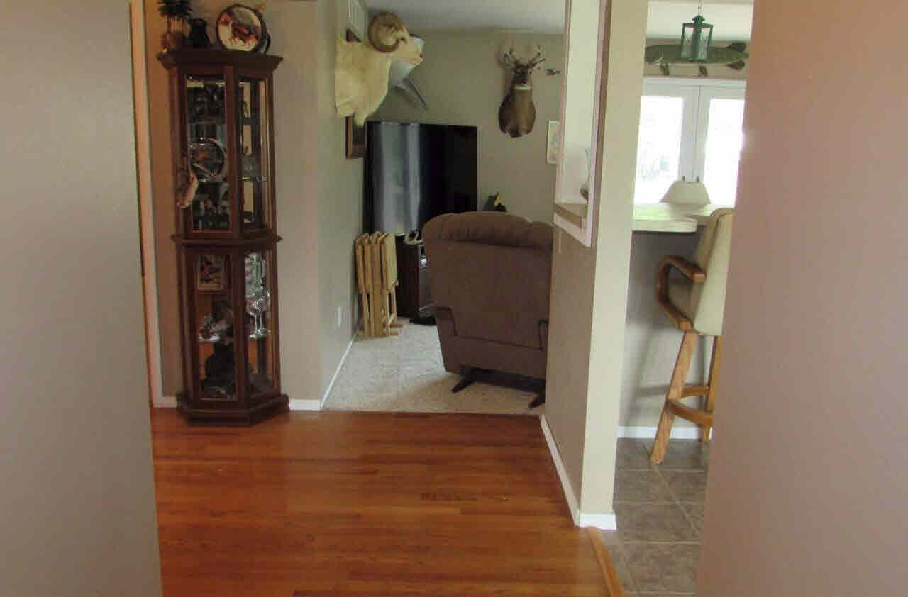 8385 North Linden Road Mount Morris, MI 48458 - Photo 9 of 26 21353908-8.JPG