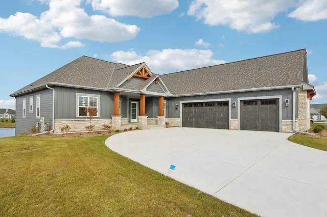 $1,199,900 | W198-n4955 Hickory Street, Menomonee Falls, WI 53051