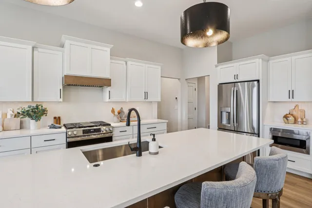 $1,199,900 | W198-n4955 Hickory Street, Menomonee Falls, WI 53051