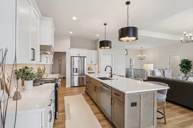 $1,199,900 | W198-n4955 Hickory Street, Menomonee Falls, WI 53051