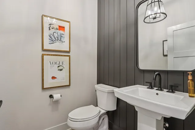 $1,199,900 | W198-n4955 Hickory Street, Menomonee Falls, WI 53051