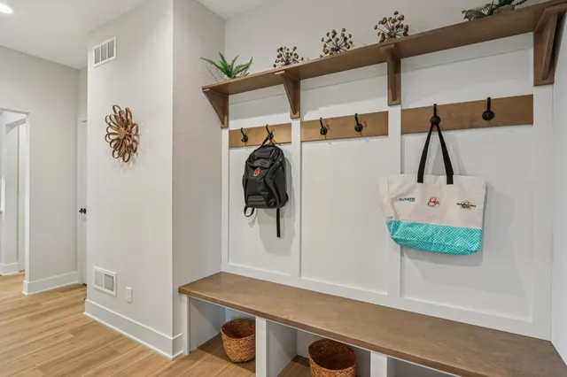 $1,199,900 | W198-n4955 Hickory Street, Menomonee Falls, WI 53051