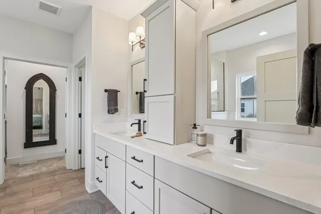 $1,199,900 | W198-n4955 Hickory Street, Menomonee Falls, WI 53051