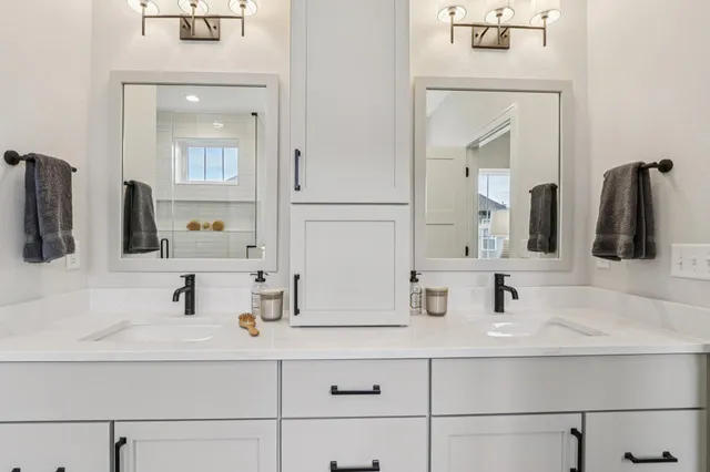 $1,199,900 | W198-n4955 Hickory Street, Menomonee Falls, WI 53051