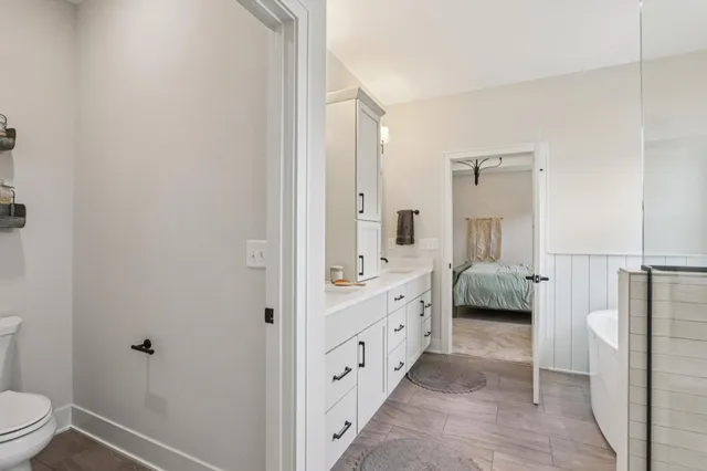 $1,199,900 | W198-n4955 Hickory Street, Menomonee Falls, WI 53051