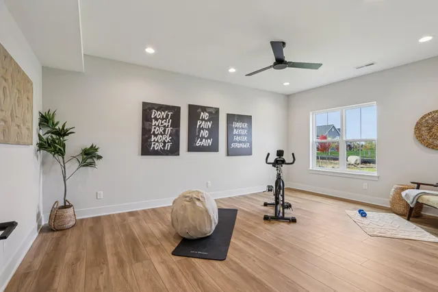 $1,199,900 | W198-n4955 Hickory Street, Menomonee Falls, WI 53051