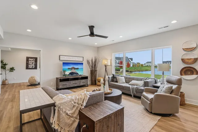 $1,199,900 | W198-n4955 Hickory Street, Menomonee Falls, WI 53051