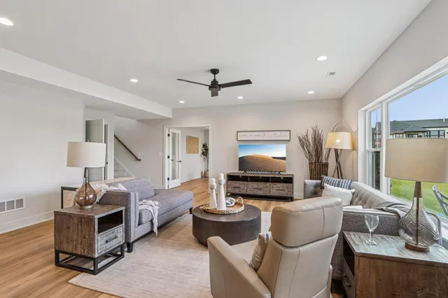 $1,199,900 | W198-n4955 Hickory Street, Menomonee Falls, WI 53051