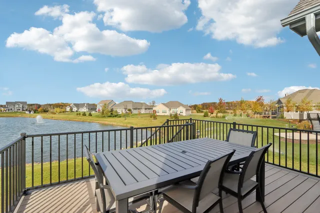$1,199,900 | W198-n4955 Hickory Street, Menomonee Falls, WI 53051