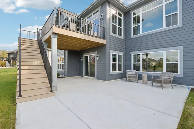 $1,199,900 | W198-n4955 Hickory Street, Menomonee Falls, WI 53051